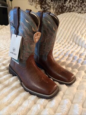 Ariat Brown Leather Cowboy Boots with Teal Embroidered Shaft
